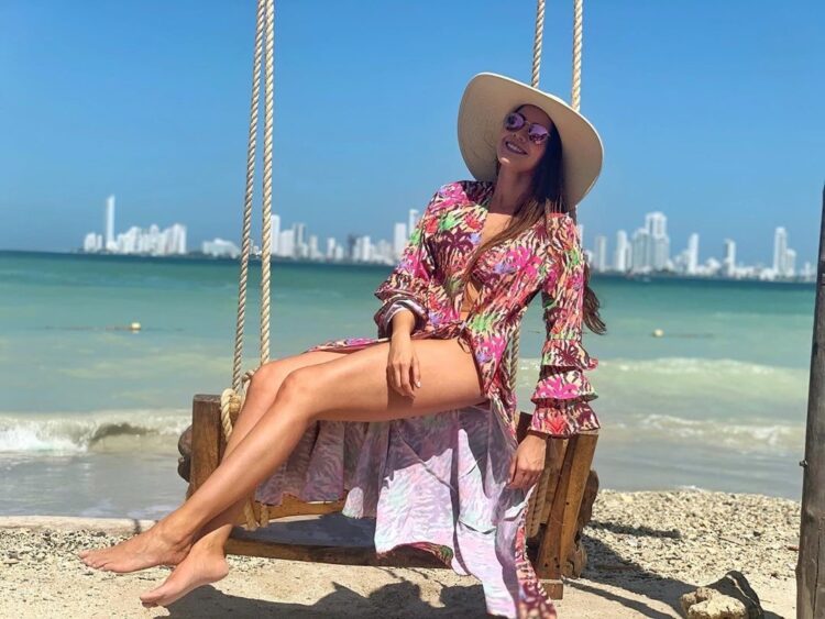 laura de leon feet 6