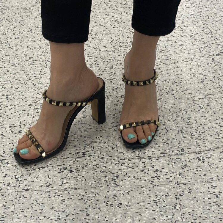 laura espinosa feet 6