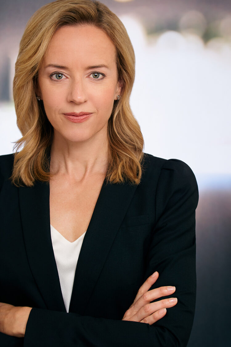 laura faye smith feet 2