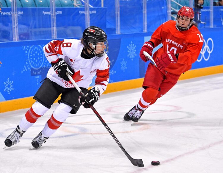 laura fortino feet 3