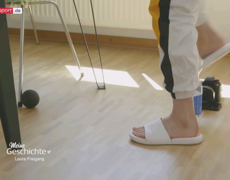 laura freigang feet 3