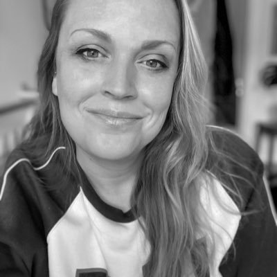 laura hickman feet 1