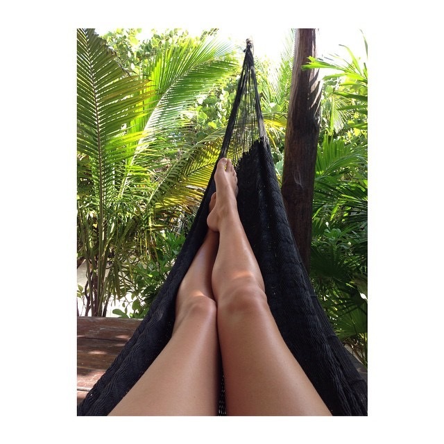 laura jackson feet 3