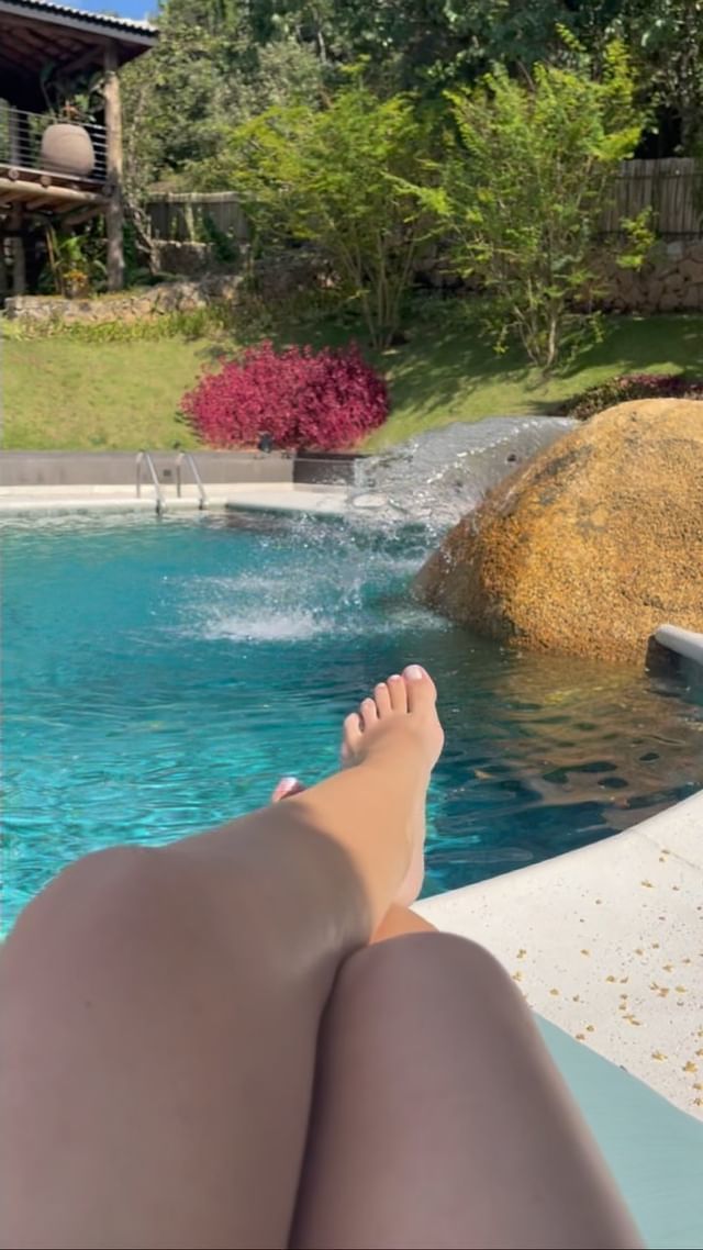 laura kuczynski feet 6