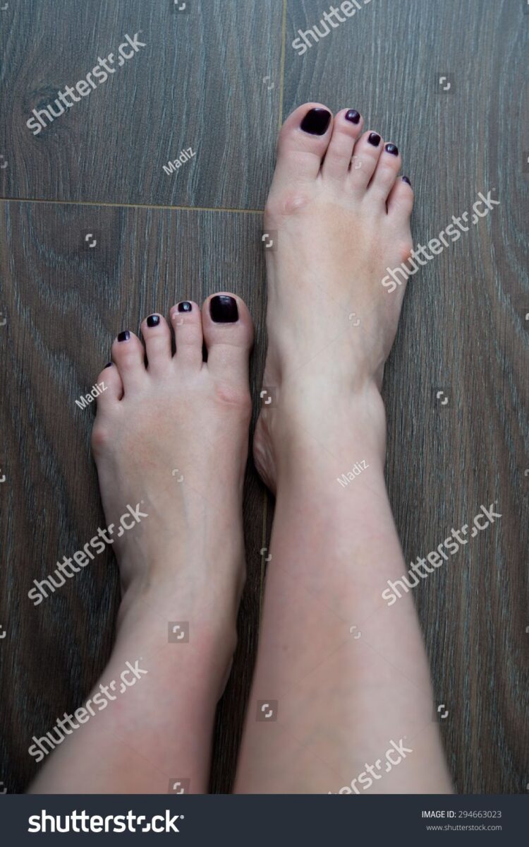 laura lacquer feet 2