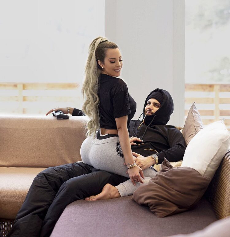 laura lempika feet 2