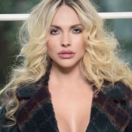 laura lena forgia feet 3