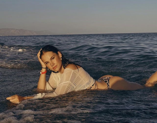 laura marie soons feet