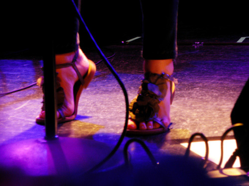laura marling feet 3
