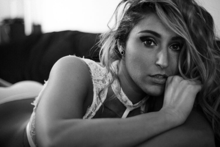 laura matucci feet 4