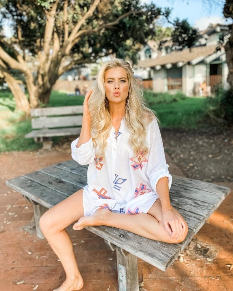 laura pierson feet 2