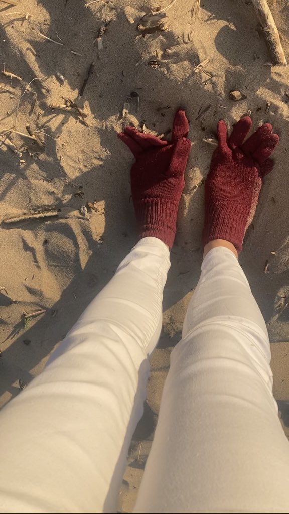 laura tobin feet 5