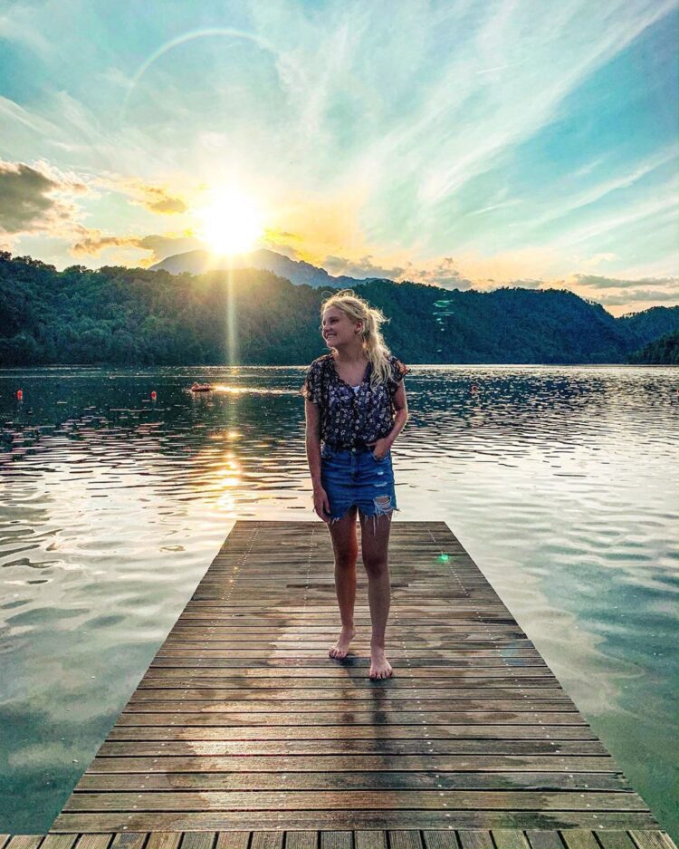 laura van den elzen feet 4