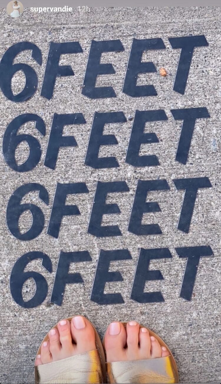 laura vandervoort feet 5
