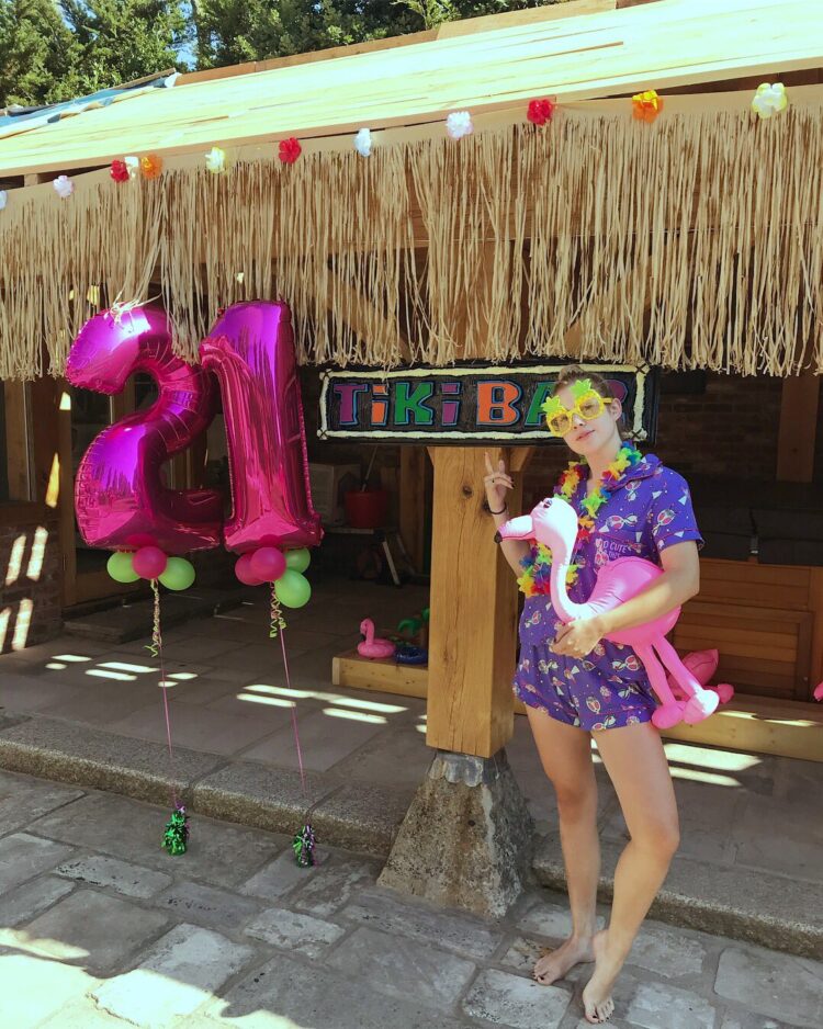 lauran hibberd feet 1