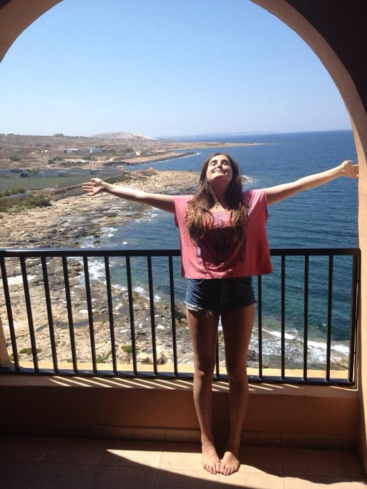 lauren aquilina feet