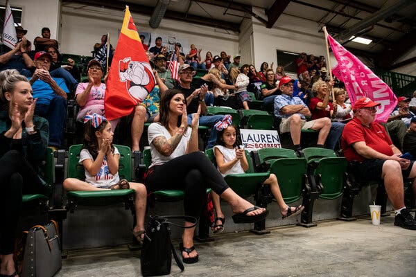 lauren boebert feet 6