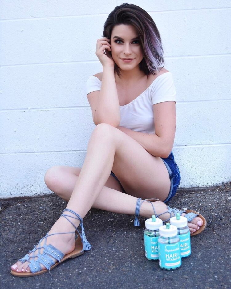 lauren calaway feet