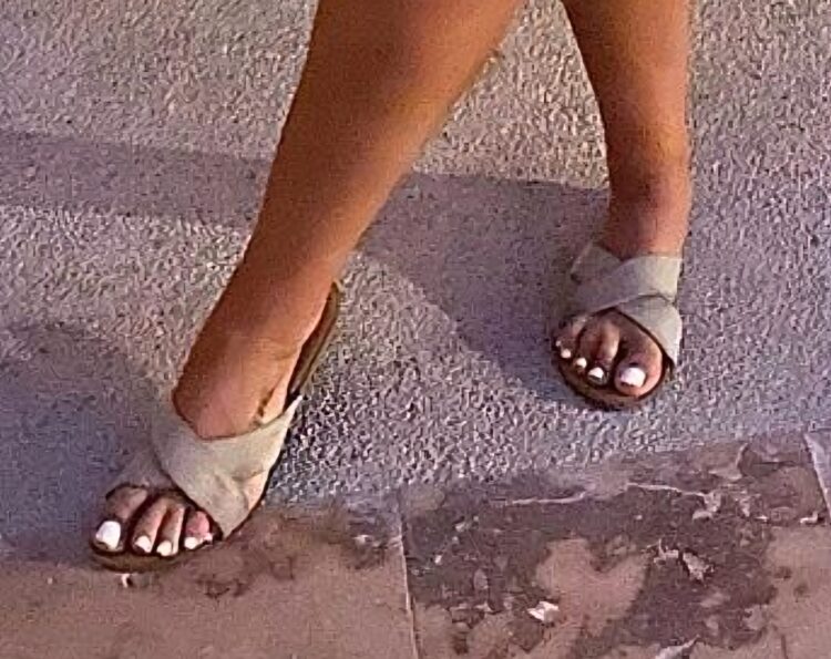 lauren chamberlain feet 2 scaled