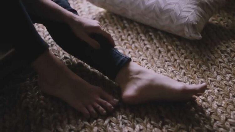 lauren duski feet scaled