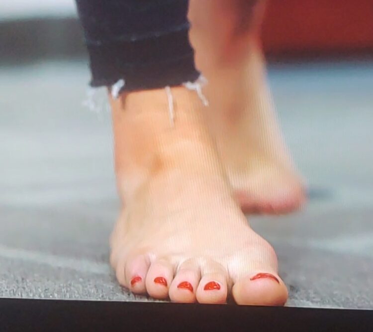 lauren elizabeth feet 1