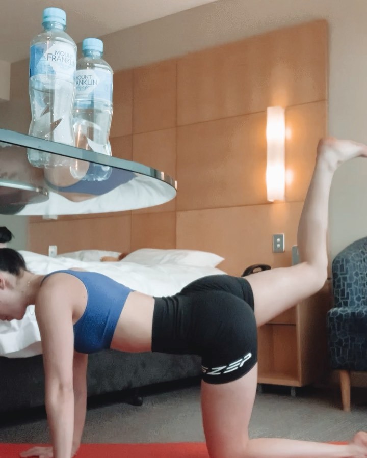 lauren esposito feet 3