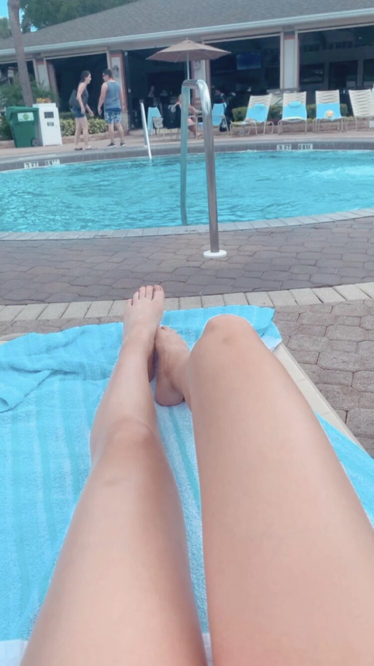 lauren esposito feet