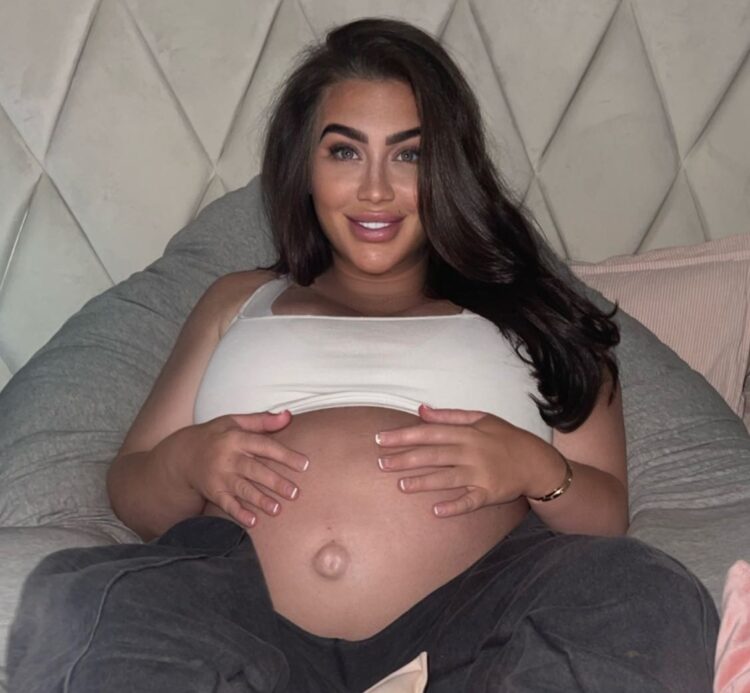 lauren goodger feet 3