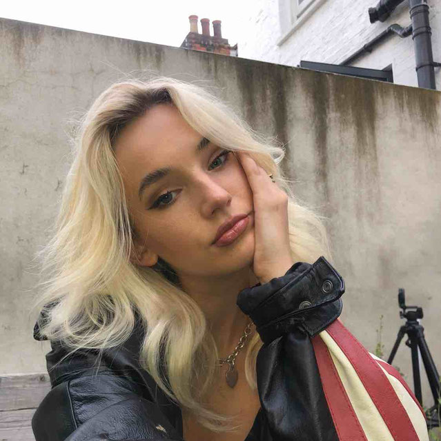 lauren hallworth feet 5