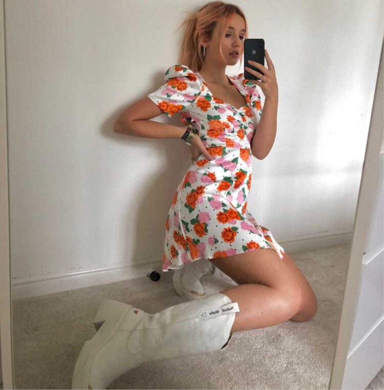 lauren hallworth feet