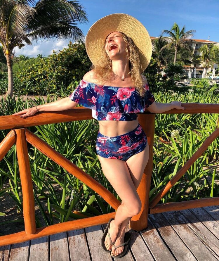 lauren molina feet 1