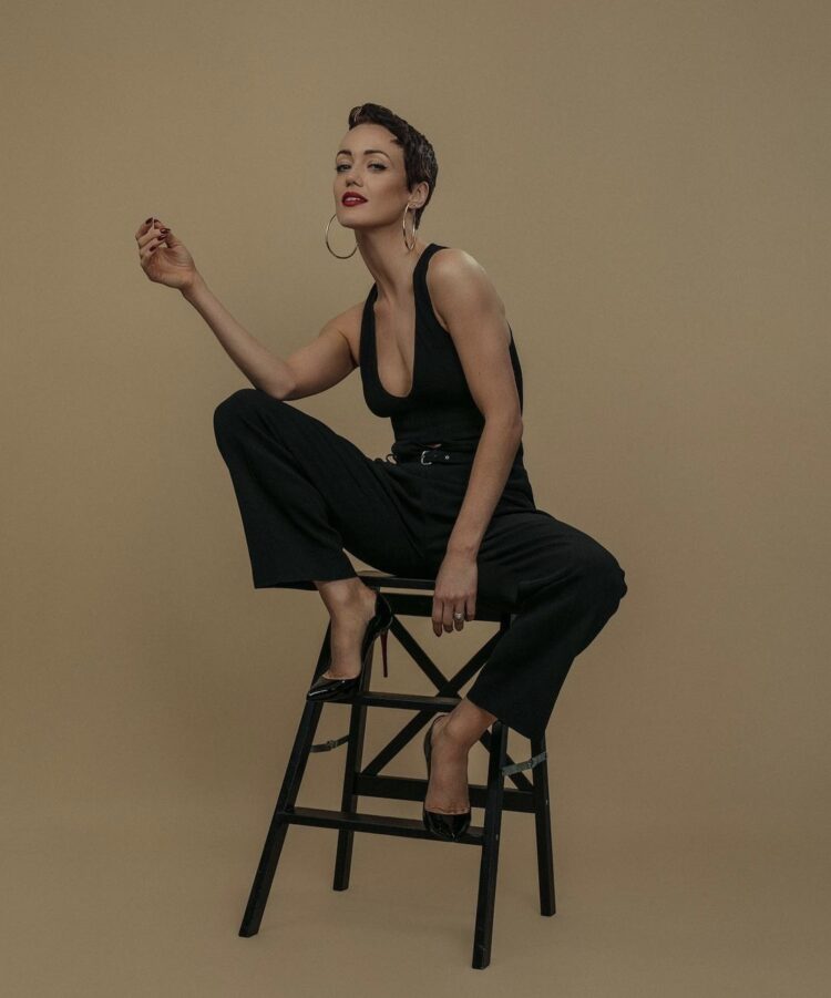 lauren oakley feet 2