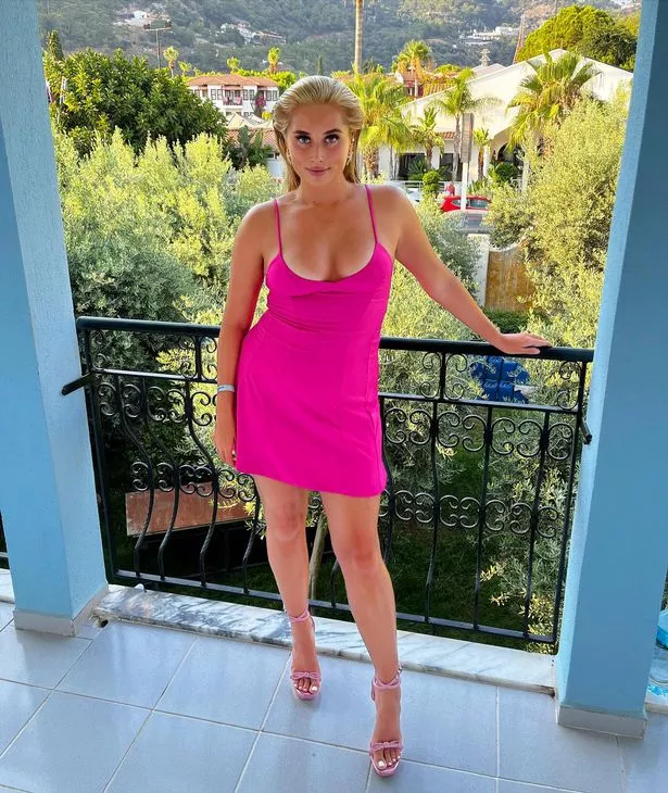 lauren saddignton feet