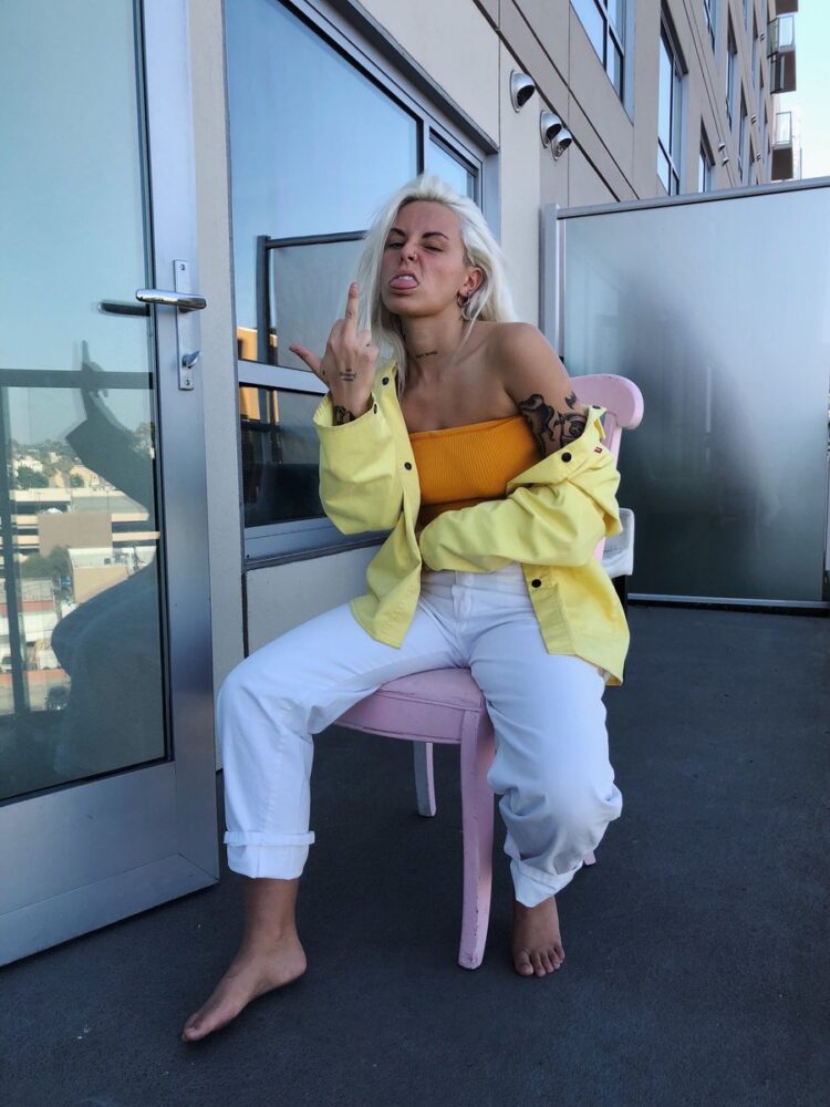 lauren sanderson feet