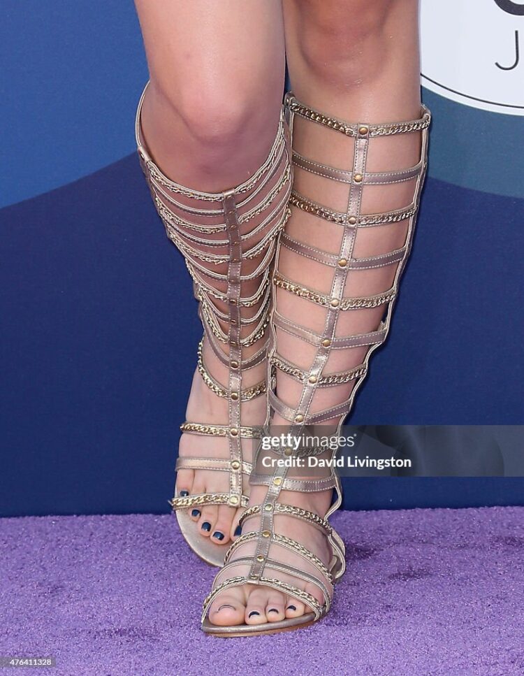 lauren taylor feet 5