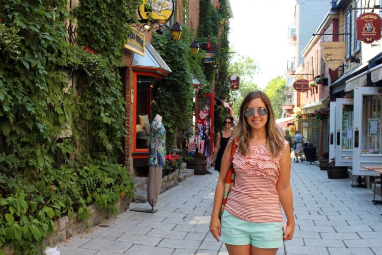 lauren yakiwchuk feet scaled