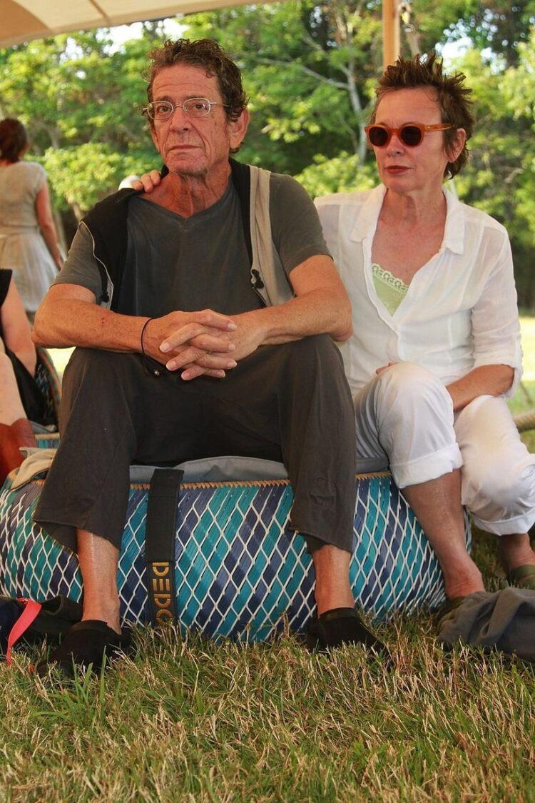 laurie anderson feet 4