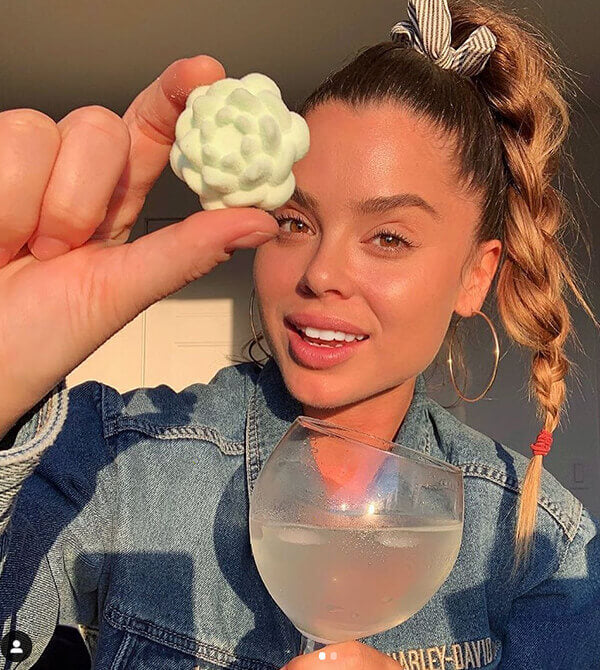 laurie doucet feet 5