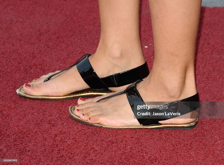 laurie marquet feet 5