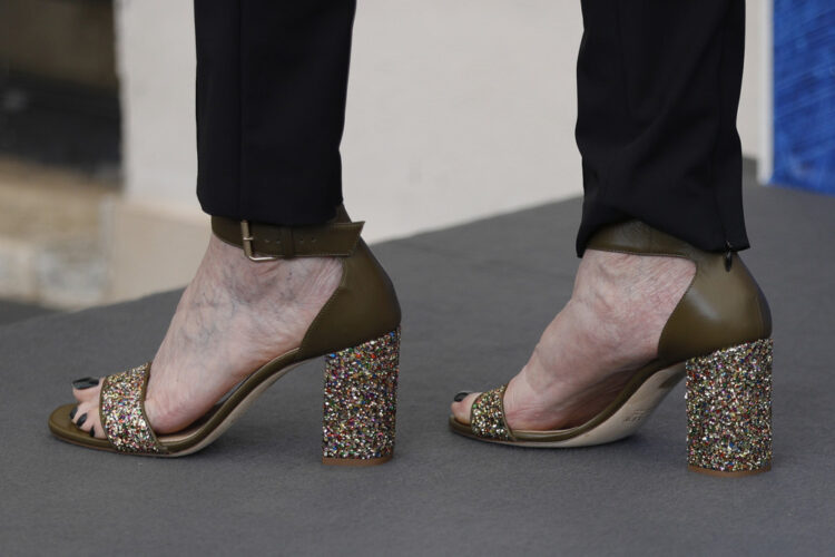 laurie simmons feet 1