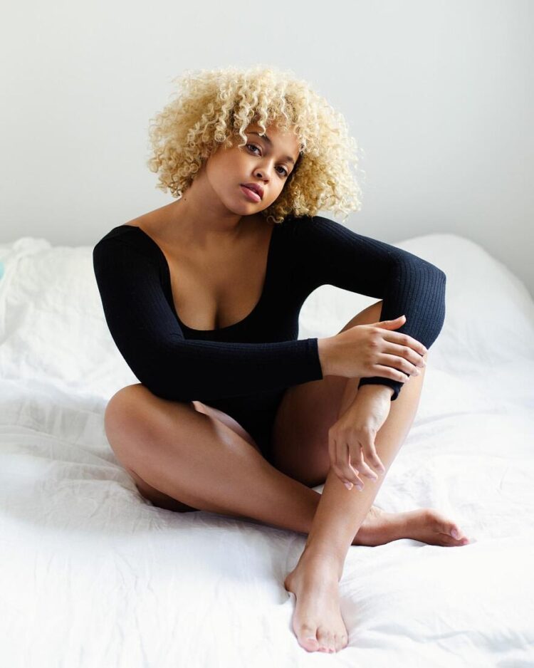 laurissa willems feet 1