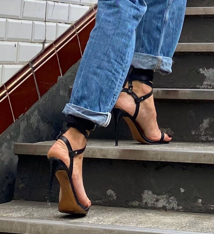 laury thilleman feet