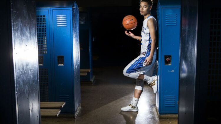 lauryn griffin feet 2