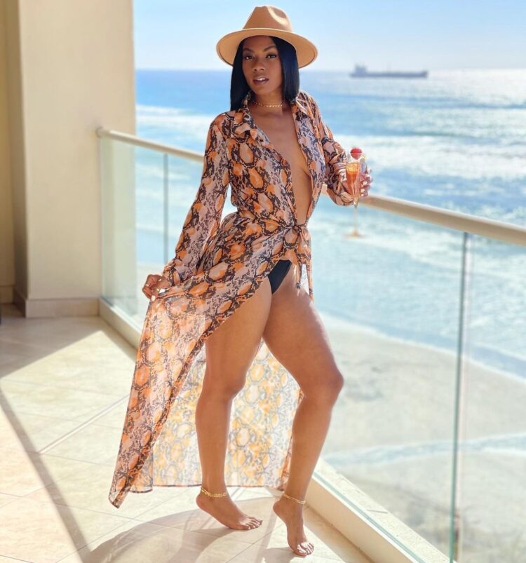 lauryn griffin feet 5