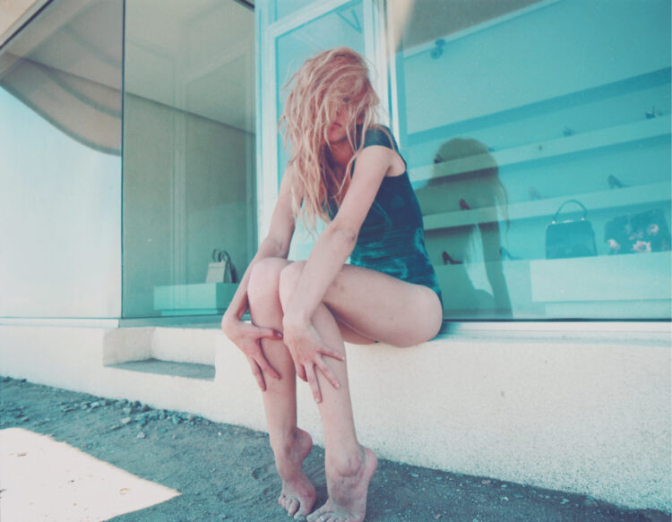 lauryn holmquist feet 1