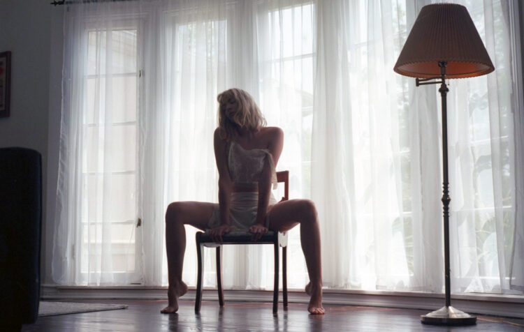 lauryn holmquist feet 6