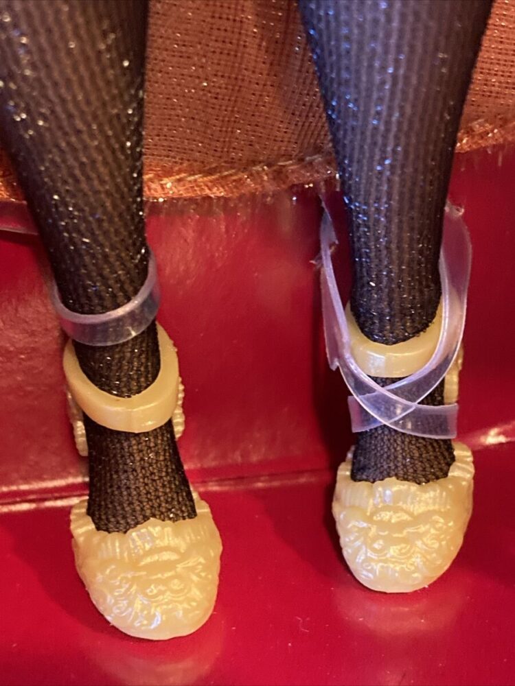 lavinia laber feet 1