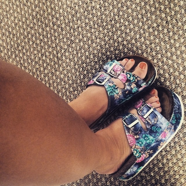 laya lewis feet