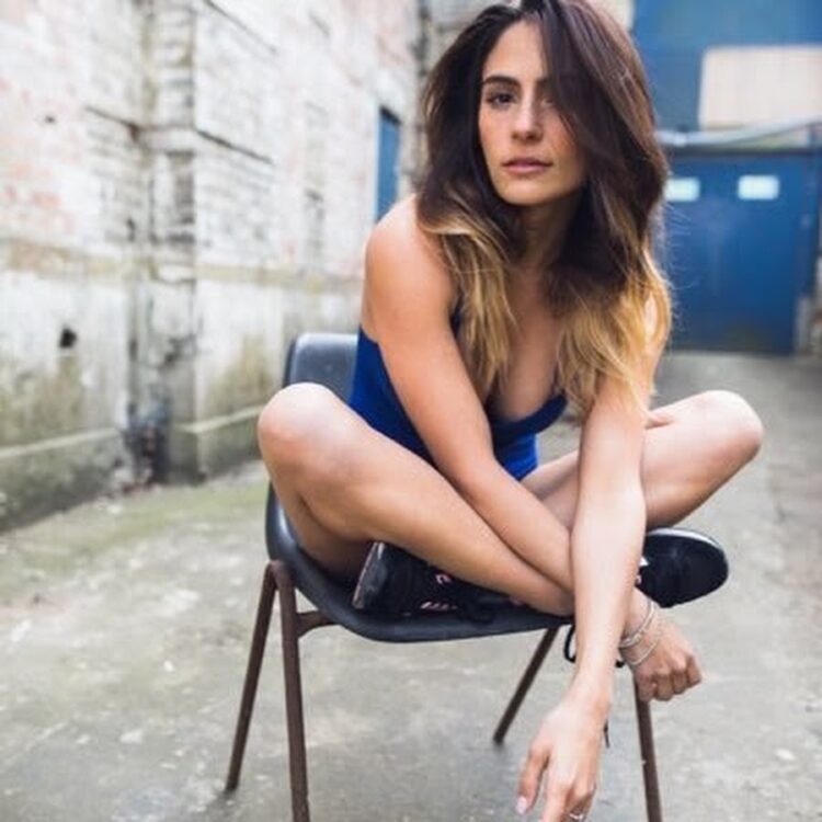 layla anna lee feet 1