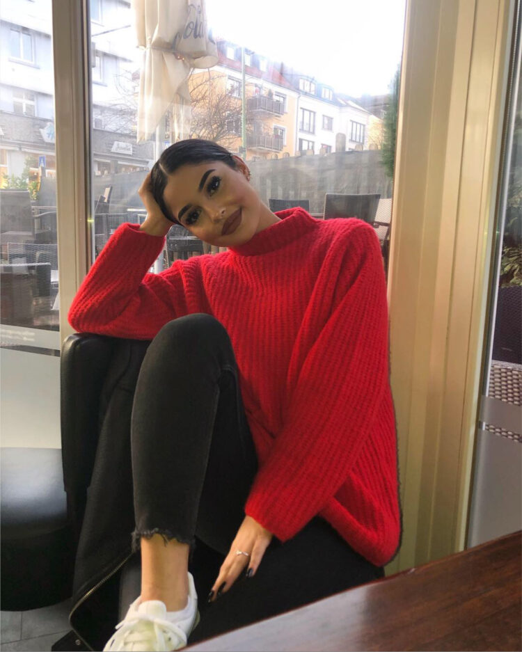 layla erincik feet 3